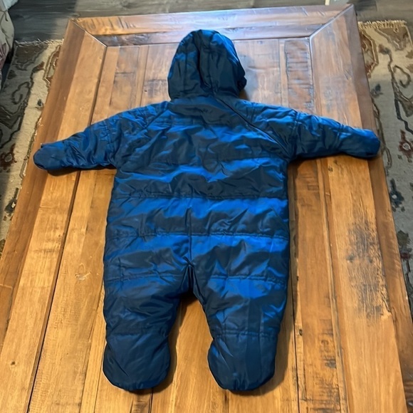 I Play snowsuit, size small ( 6 months)  10-18 lbs - Picture 2 of 7